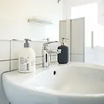 Apartment Here Nd
